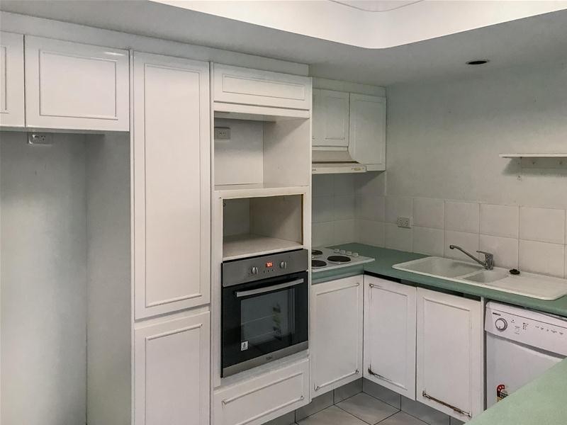 1/10 Cupania  Place, Elanora QLD 4221