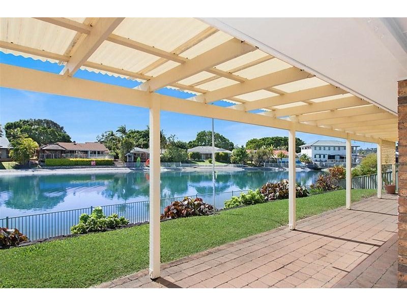 15 Murtha Drive, Elanora QLD 4221