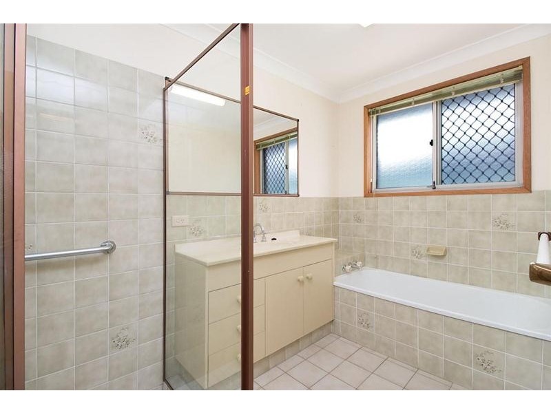 15 Murtha Drive, Elanora QLD 4221