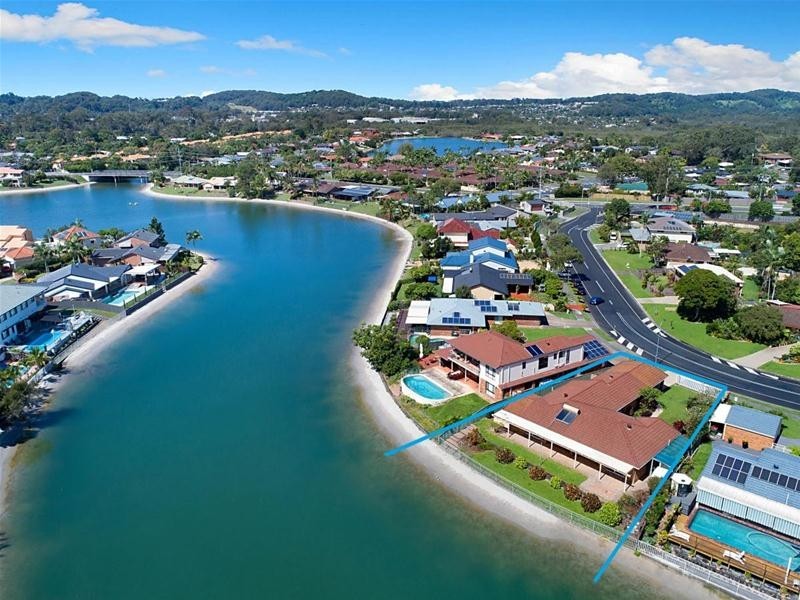 15 Murtha Drive, Elanora QLD 4221