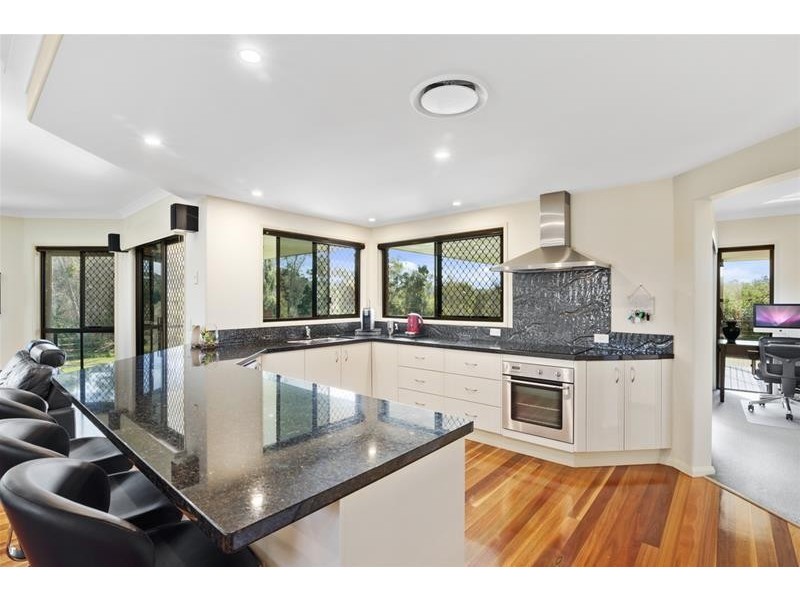 27 Tipuana Drive, Elanora QLD 4221