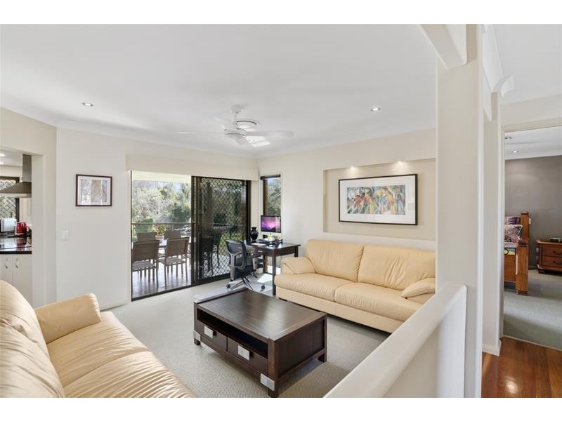 27 Tipuana Drive, Elanora QLD 4221