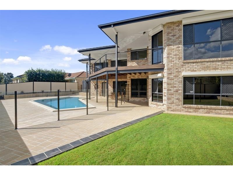 27 Tipuana Drive, Elanora QLD 4221