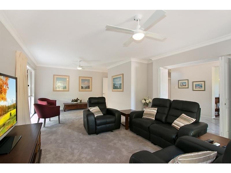 11 Forest Court, Elanora QLD 4221