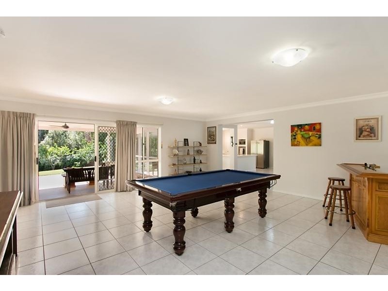 11 Forest Court, Elanora QLD 4221