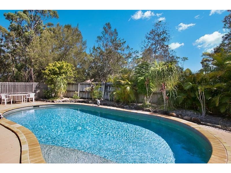 11 Forest Court, Elanora QLD 4221