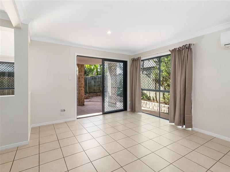 2/57 Albion Avenue, Miami QLD 4220