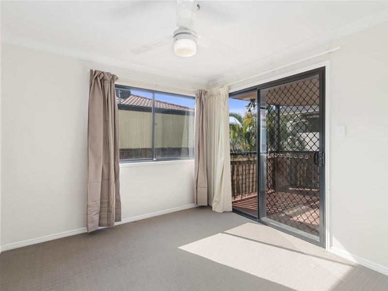 2/57 Albion Avenue, Miami QLD 4220
