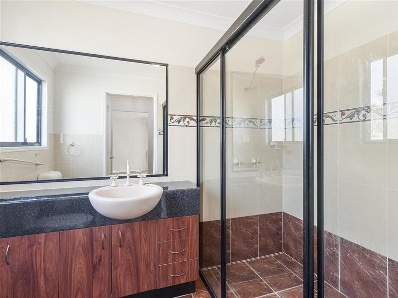 2/57 Albion Avenue, Miami QLD 4220