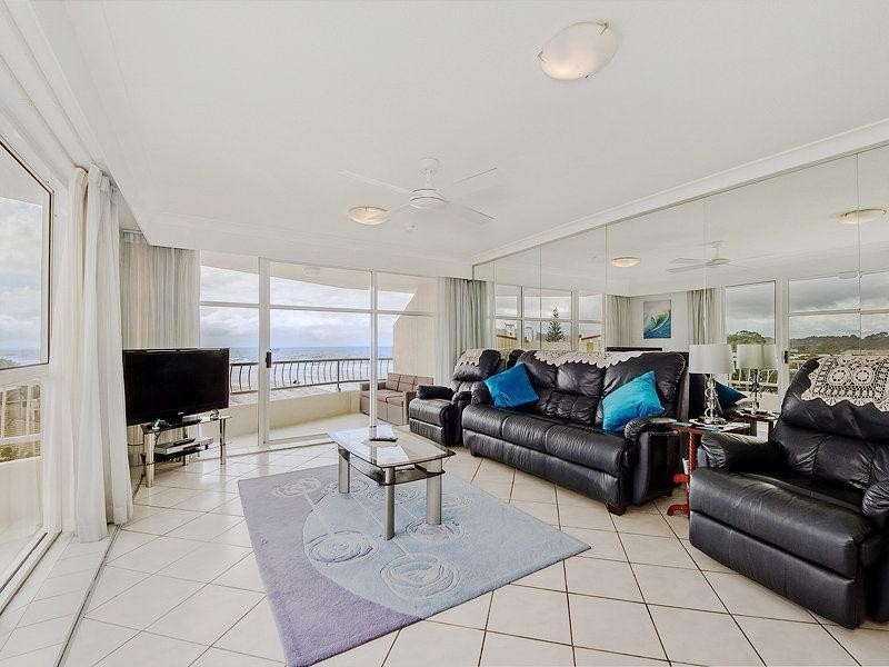 4a/2 Nineteenth Avenue, Palm Beach QLD 4221