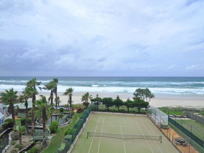 4a/2 Nineteenth Avenue, Palm Beach QLD 4221