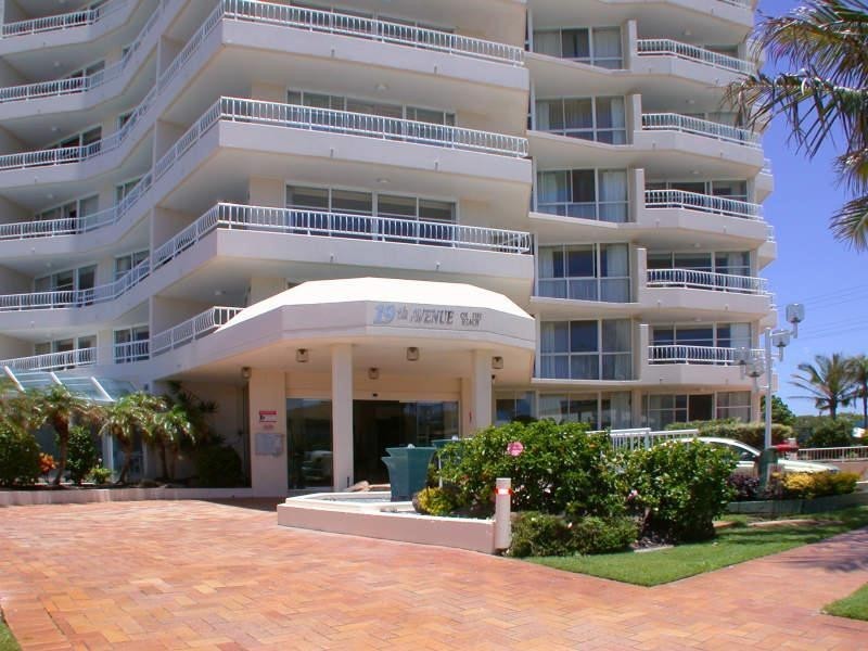 4a/2 Nineteenth Avenue, Palm Beach QLD 4221