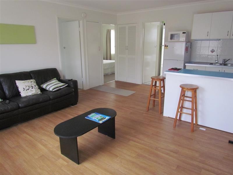 2/63 Leyte Avenue, Palm Beach QLD 4221