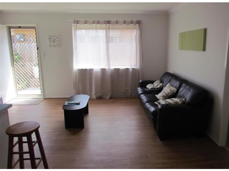 2/63 Leyte Avenue, Palm Beach QLD 4221