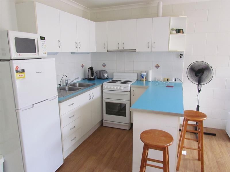 2/63 Leyte Avenue, Palm Beach QLD 4221