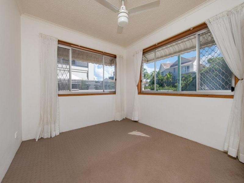 3/141 Surf Parade, Broadbeach QLD 4218