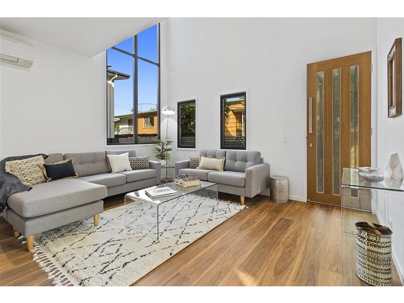 2/7 Boundary  Street, Currumbin Waters QLD 4223