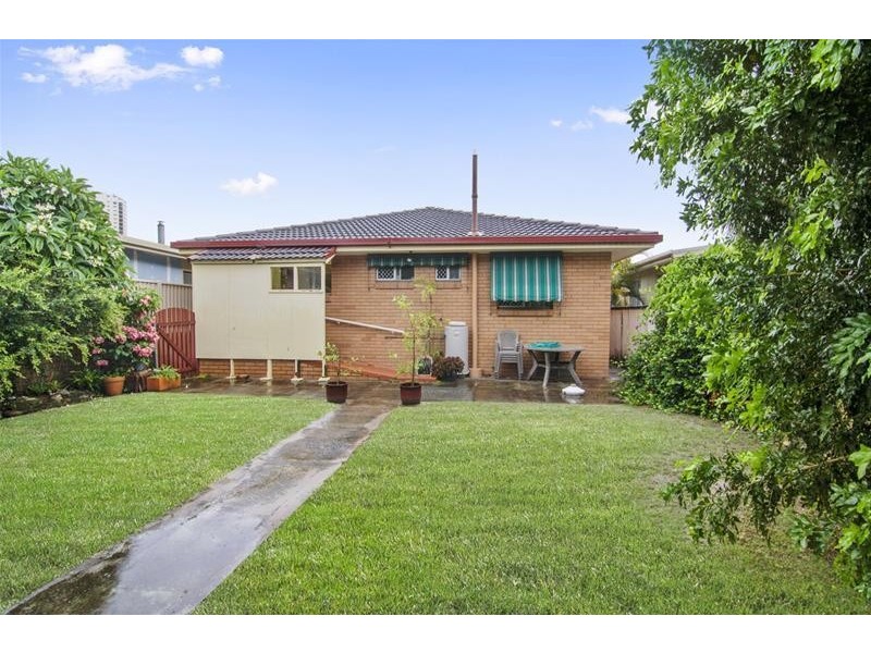 86 Leyte Avenue, Palm Beach QLD 4221