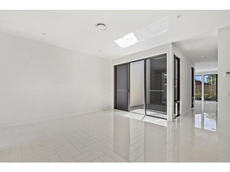 2/15 Magnoli Circuit, Palm Beach QLD 4221