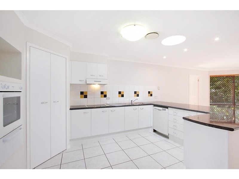 76 Forest Drive, Elanora QLD 4221