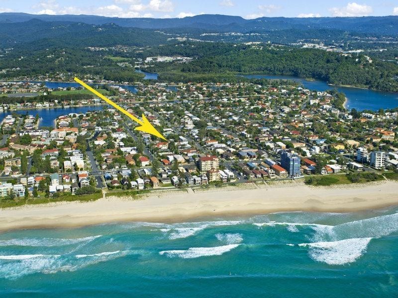 2/400 Cypress North Terrace, Palm Beach QLD 4221