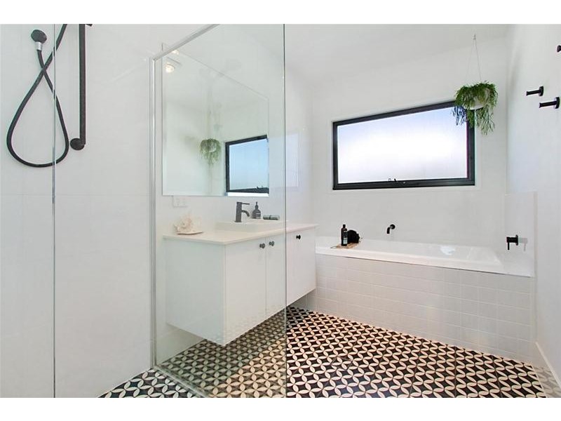 38 Nollamara Drive, Elanora QLD 4221