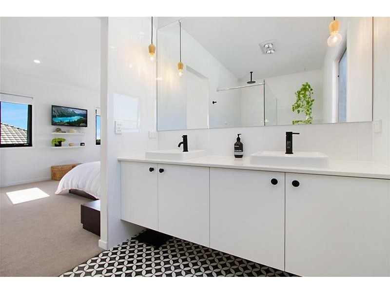 38 Nollamara Drive, Elanora QLD 4221