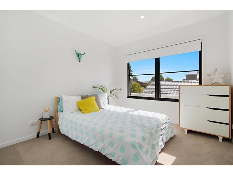 38 Nollamara Drive, Elanora QLD 4221