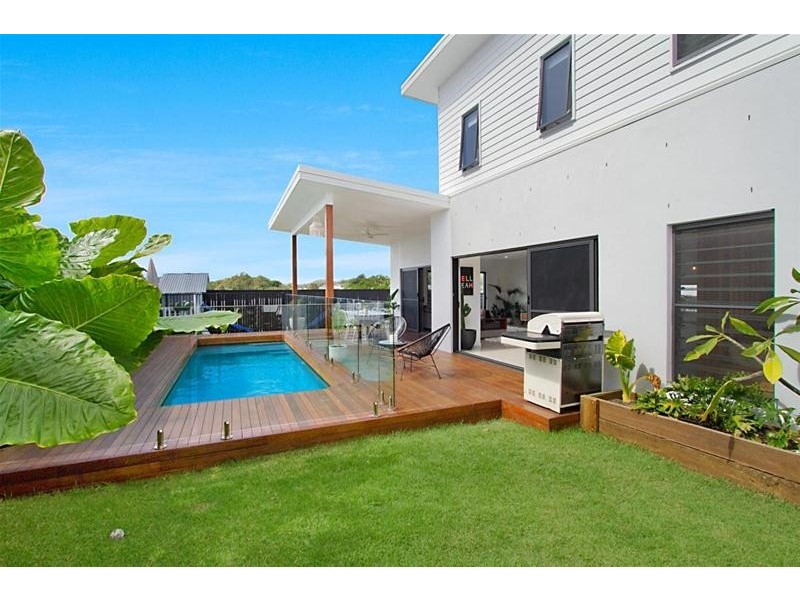 38 Nollamara Drive, Elanora QLD 4221