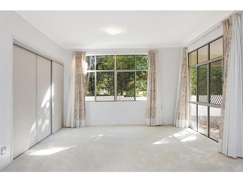 33 Evergreen Drive, Elanora QLD 4221