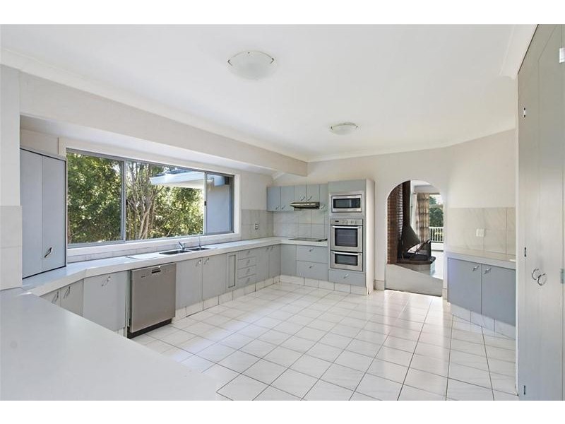 33 Evergreen Drive, Elanora QLD 4221