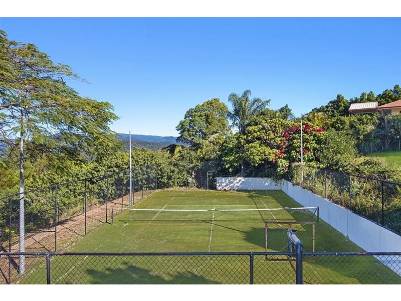 33 Evergreen Drive, Elanora QLD 4221