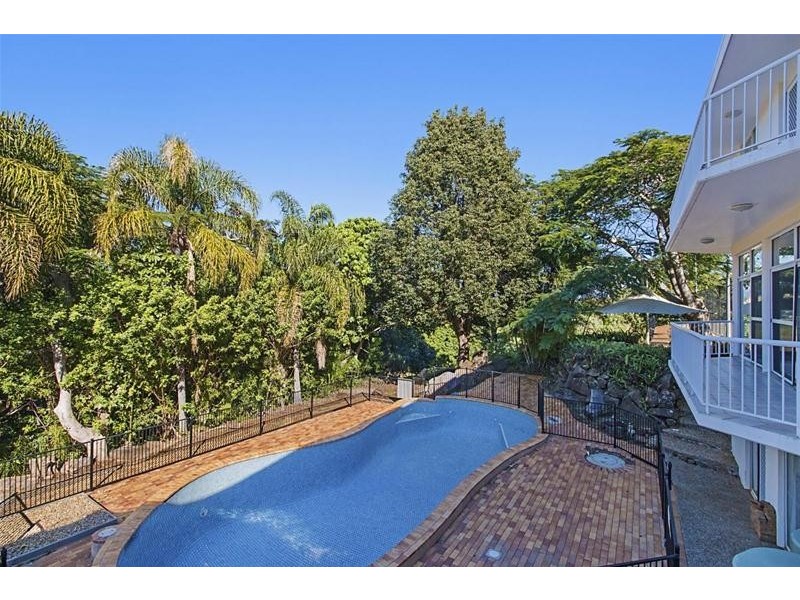33 Evergreen Drive, Elanora QLD 4221