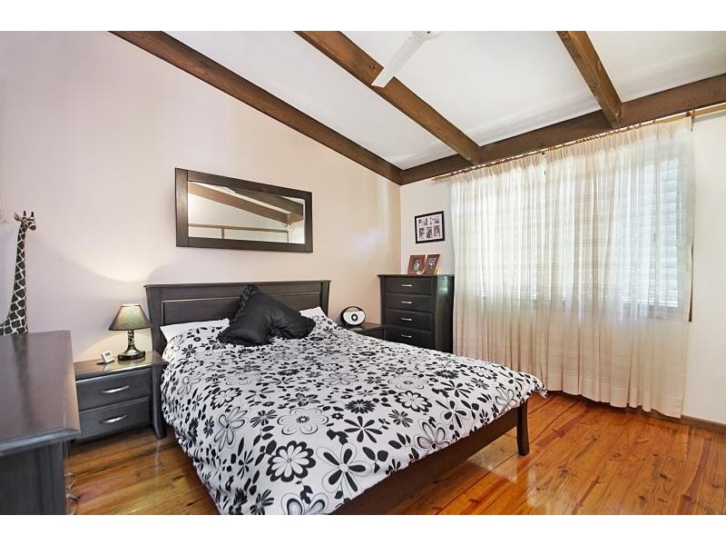 4 Ponderosa Court, Elanora QLD 4221