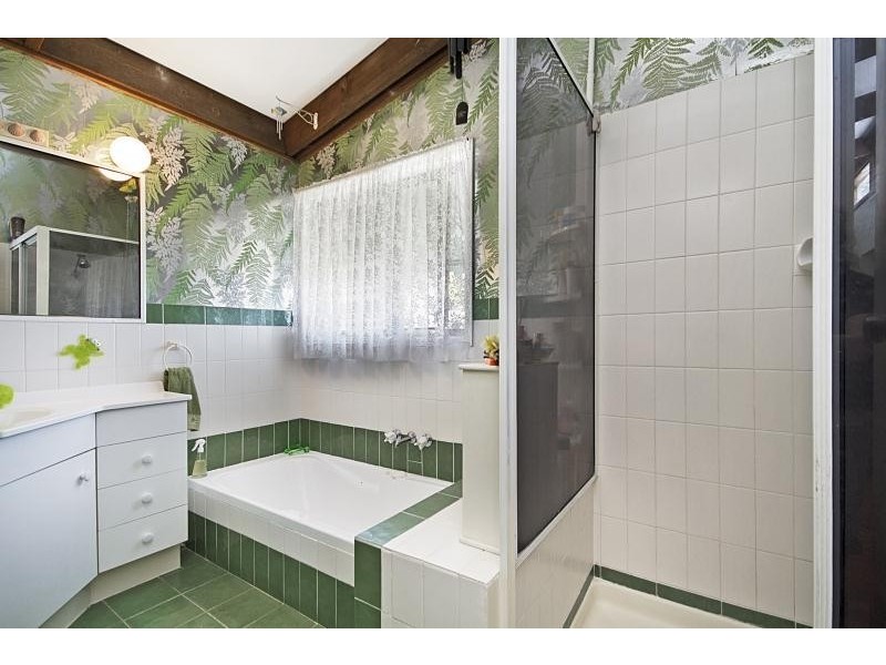 4 Ponderosa Court, Elanora QLD 4221