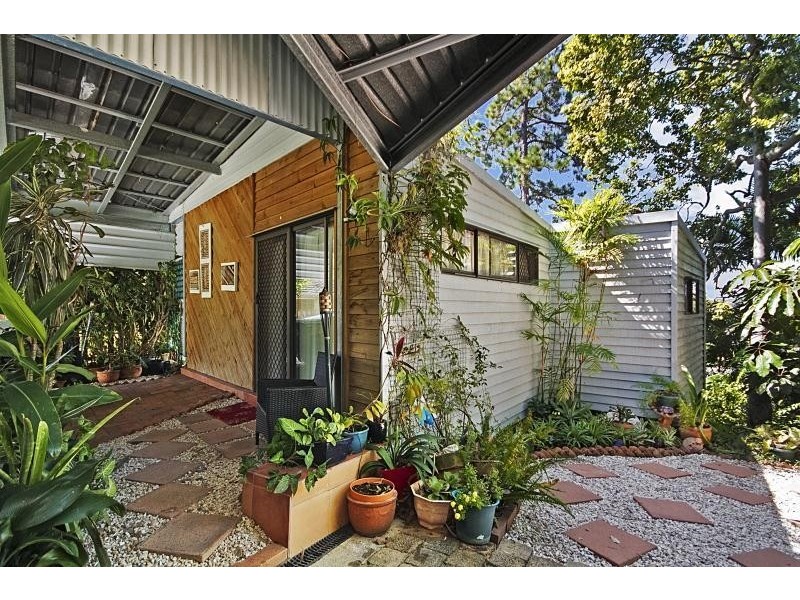 4 Ponderosa Court, Elanora QLD 4221