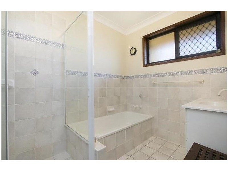 7 Holbrook Way, Elanora QLD 4221