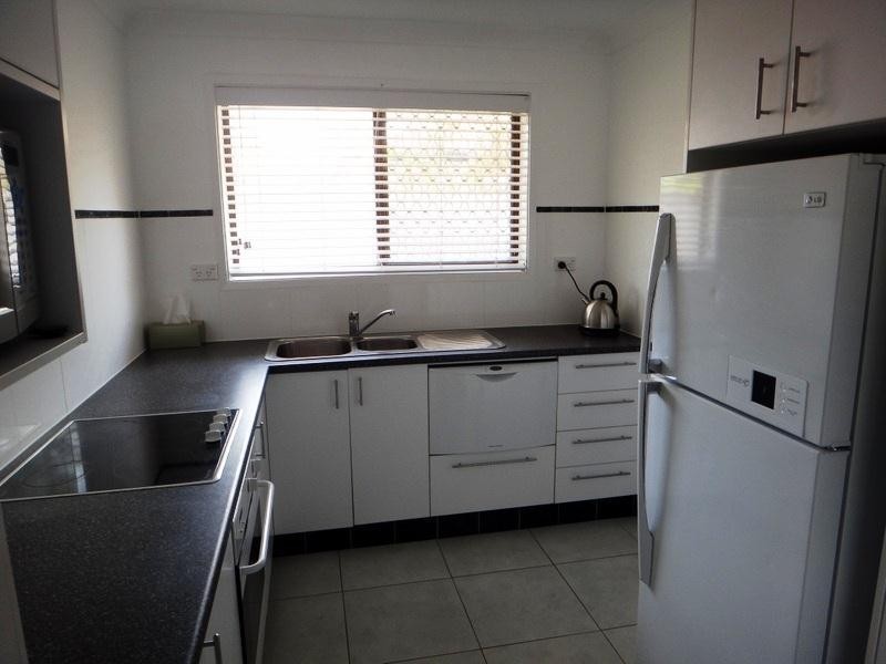 2/50 T. E. Peters Drive, Broadbeach Waters QLD 4218