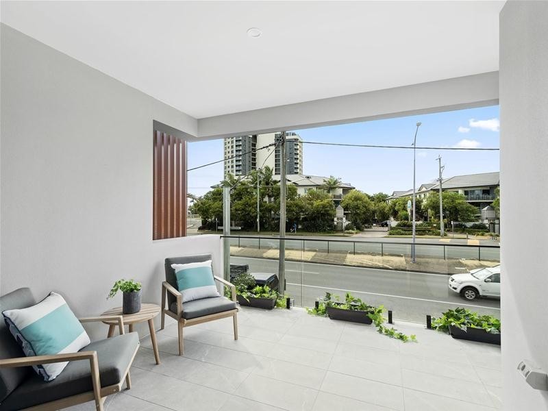 1, 2, 3 & 4/1034 Gold Coast Highway, Palm Beach QLD 4221