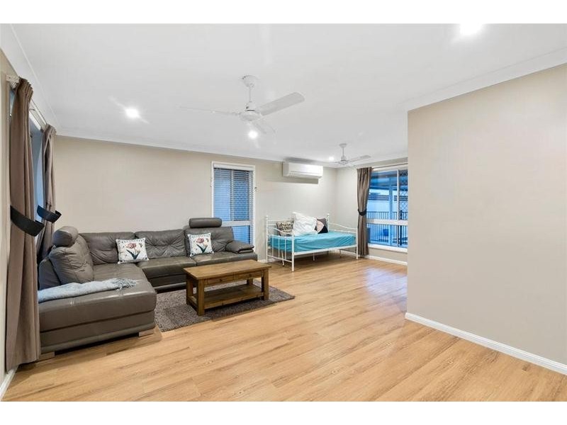 27 Bergamont Street, Elanora QLD 4221