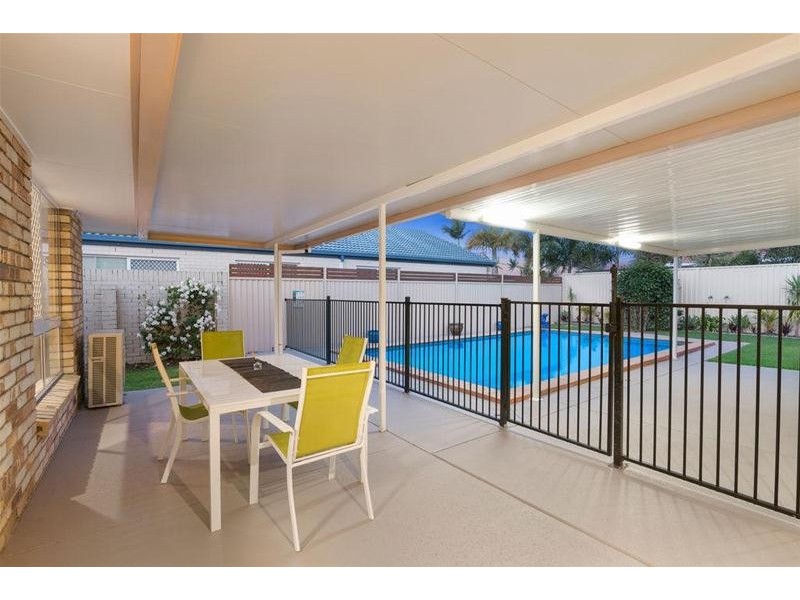 27 Bergamont Street, Elanora QLD 4221