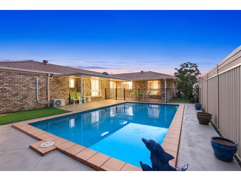 27 Bergamont Street, Elanora QLD 4221