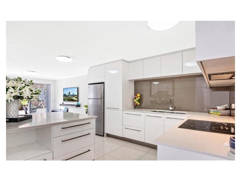 1/20 Mawarra  Street, Palm Beach QLD 4221