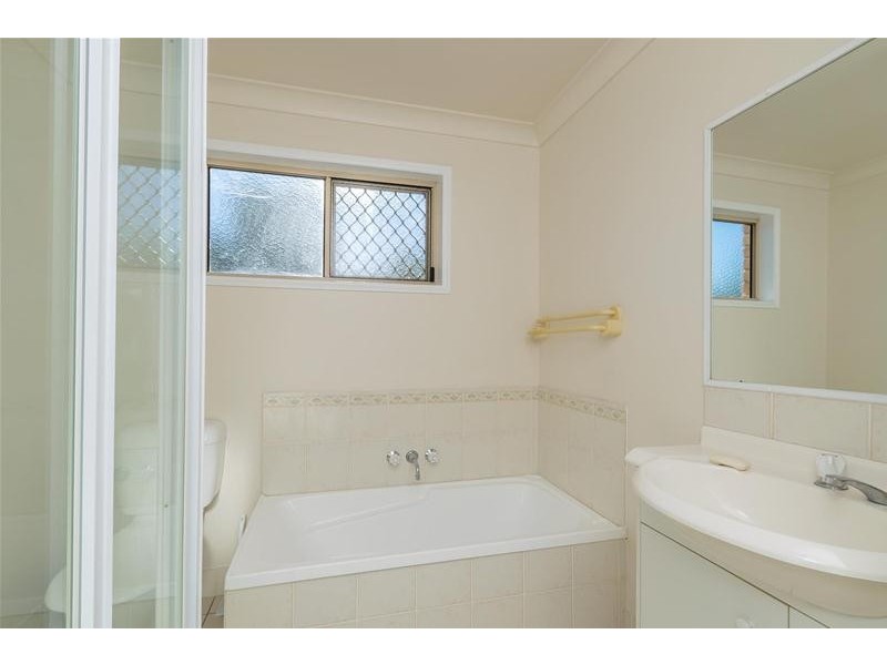 1/68 Galeen Drive, Burleigh Waters QLD 4220