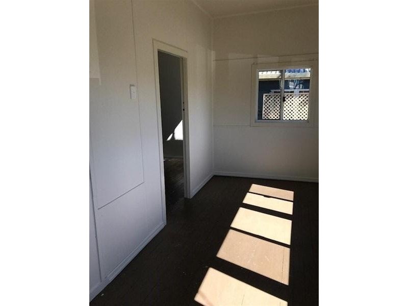 16  Twenty Third  Avenue, Palm Beach QLD 4221