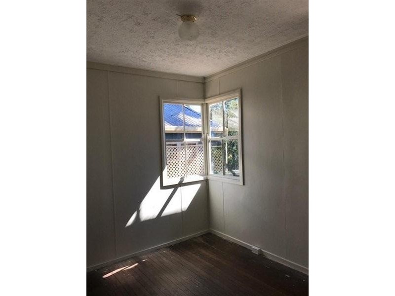 16  Twenty Third  Avenue, Palm Beach QLD 4221