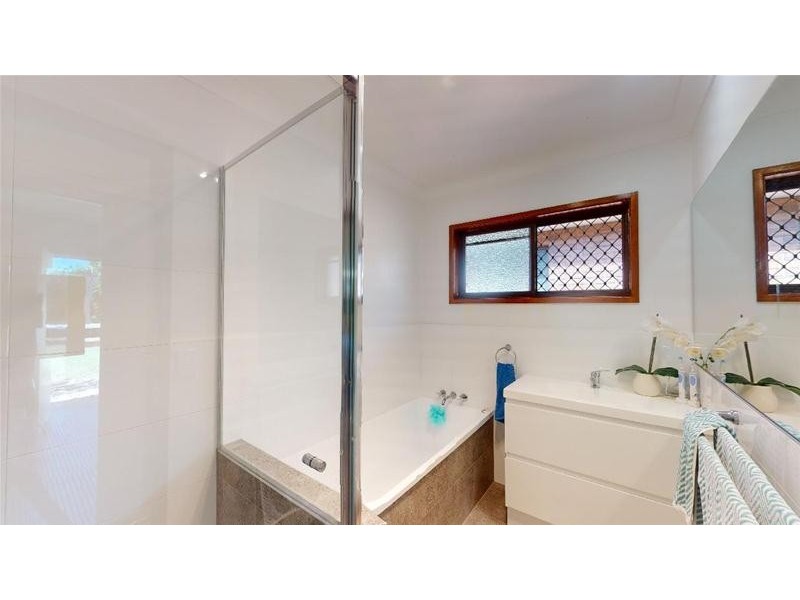 72 Philippine Parade, Palm Beach QLD 4221