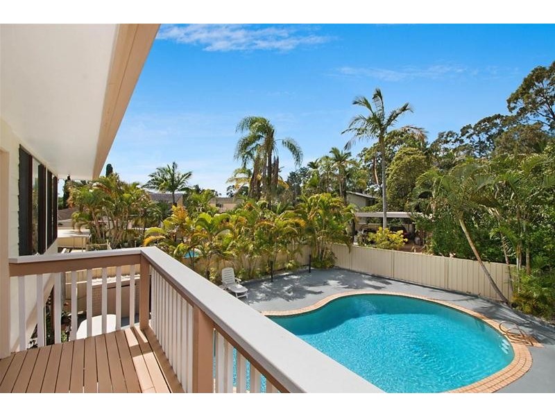 4 Seaview Parade, Elanora QLD 4221