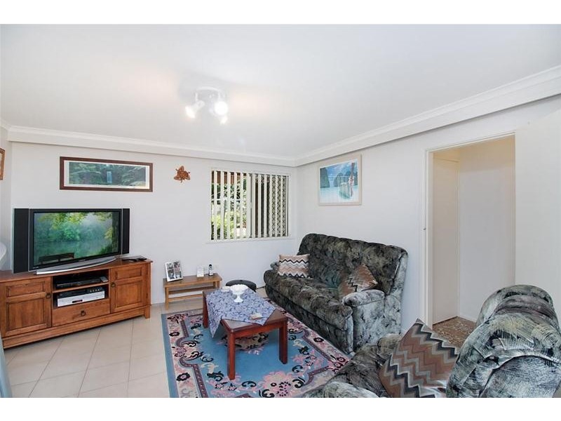 4 Seaview Parade, Elanora QLD 4221