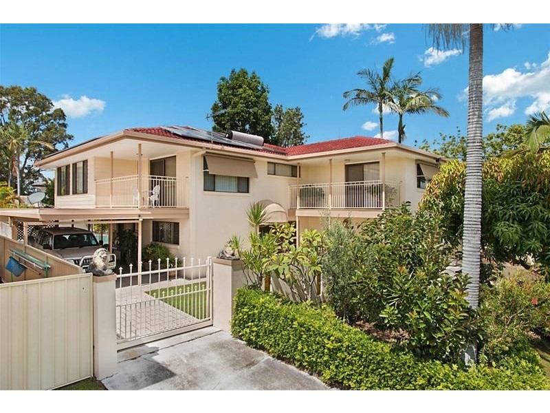 4 Seaview Parade, Elanora QLD 4221